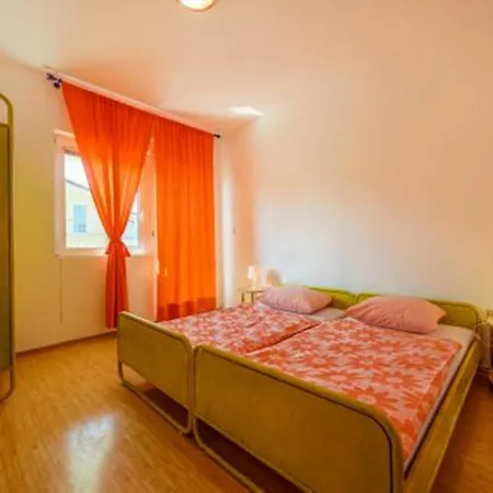 Apartment With 3 Bedrooms In Pula, With Enclosed Garden And Wifi - 1 K