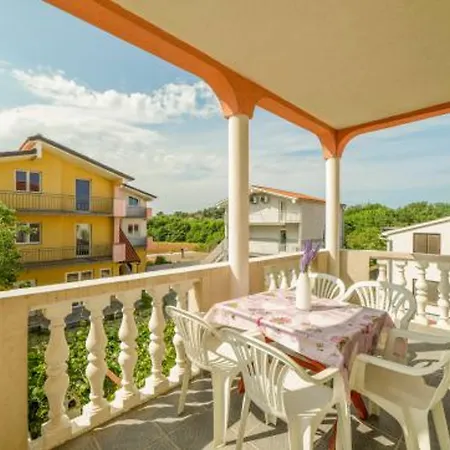 With 3 Bedrooms In Pula, With Enclosed Garden And Wifi - 1 K * Pula
