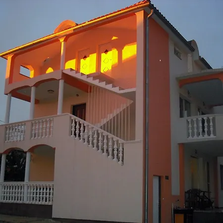With 3 Bedrooms In Pula, With Enclosed Garden And Wifi - 1 K *